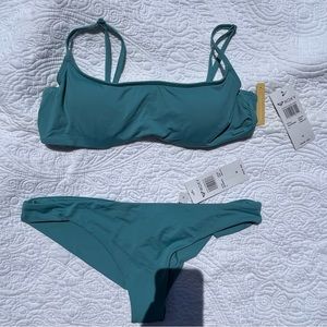 BRAND NEW 🦋

Roxy So Beach Beach Classic Underwire Set 
cheeky coverage
size: M